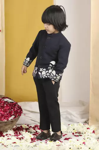 Thread embroidery on sherwani n pants