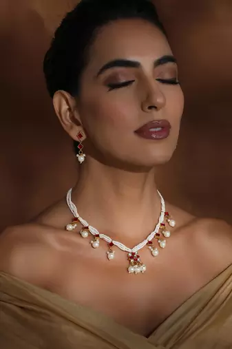 Red gold kundan necklace set