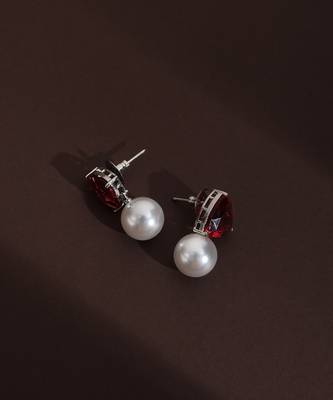 Red zirconia stud earrings 1