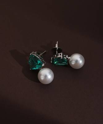 Green zirconia stud earrings 2
