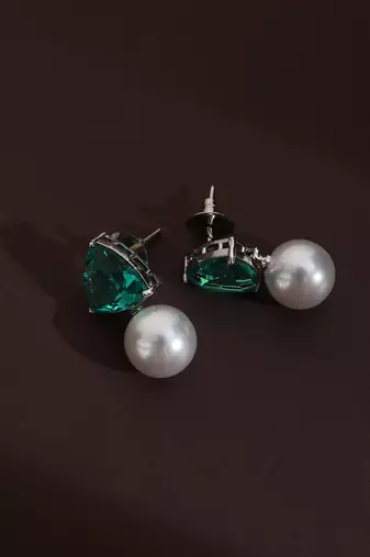 Green zirconia stud earrings