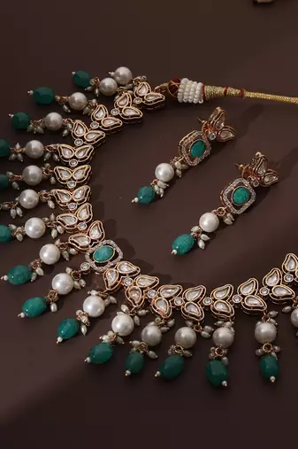 Green polki necklace set