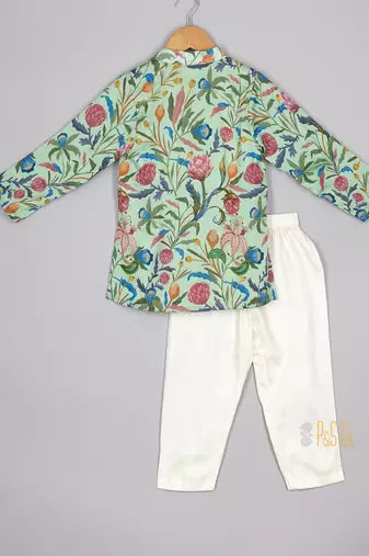 Green floral printed kurta pyjama