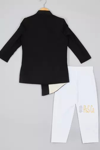Contrasting pocket square black sherwani and pyjama