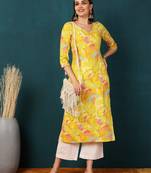 Women Floral Printed Casual Straight Kurta
