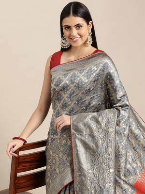 Grey jacquard cotton silk blend banarasi bandhani Saree 2