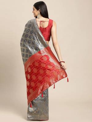 Grey jacquard cotton silk blend banarasi bandhani Saree 3