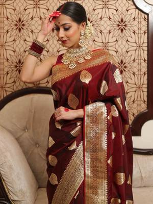 Maroon woven kanjeevaram jacquard silk blend saree with blouse piece 4