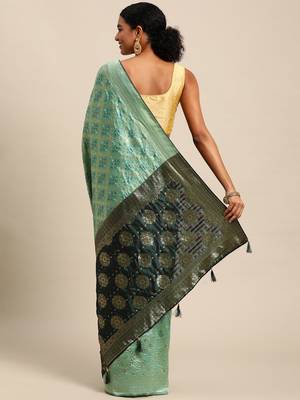 Pista green jacquard cotton silk blend banarasi bandhani saree 5