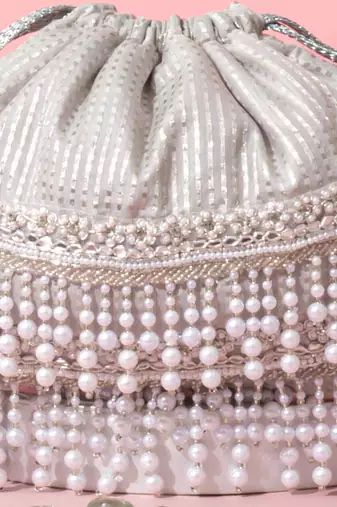 Sia pearl silver potli