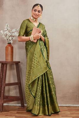 Green royal brocade mysore silk saree with zari weaving 3