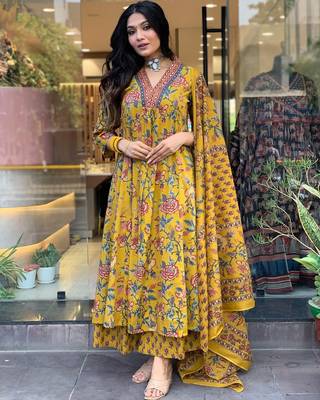 Floral Cotton Fabric Printed work Straight cut Kurta, Pant and Dupatta Set 1