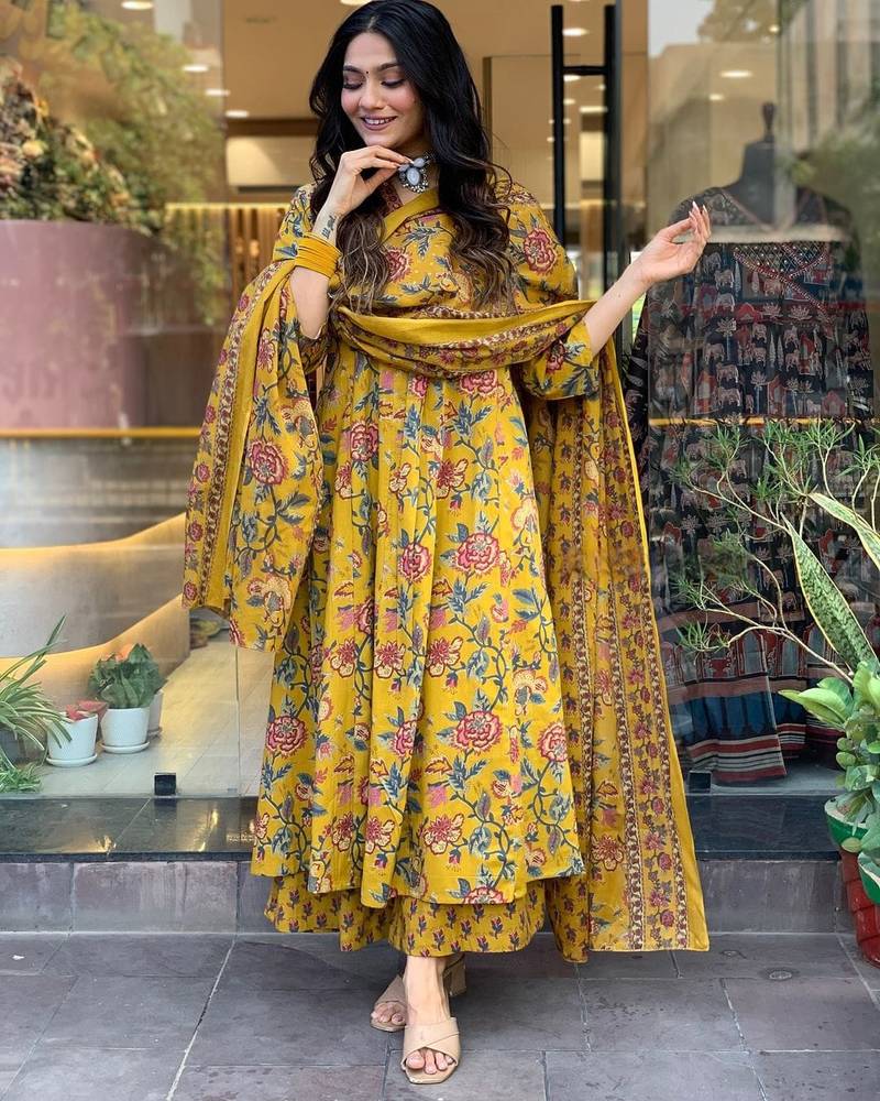 Floral Cotton Fabric Printed work Straight cut Kurta, Pant and Dupatta Set