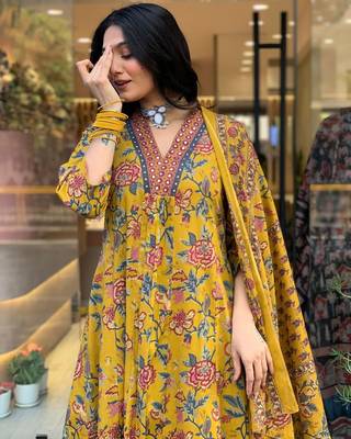 Floral Cotton Fabric Printed work Straight cut Kurta, Pant and Dupatta Set 5