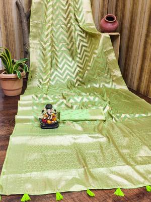 Green woven organza silk saree with blouse piece 6