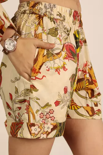 Beige and multicolor casual wear mini shorts