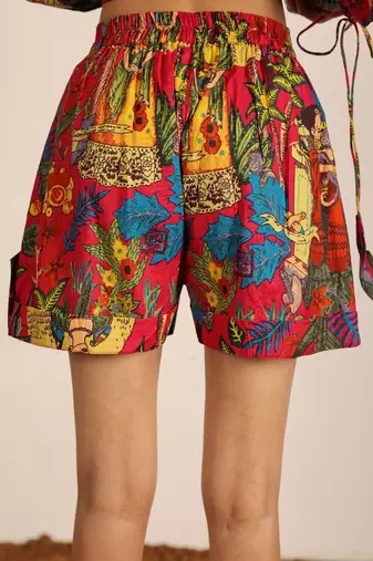 Red and multicolor printed casual half belt  mini shorts