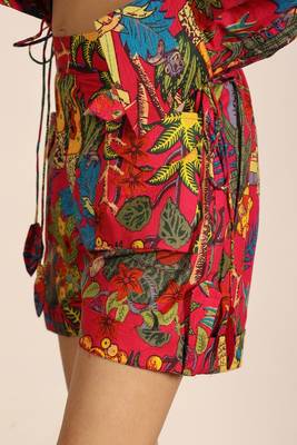 Red and multicolor printed casual half belt  mini shorts 1