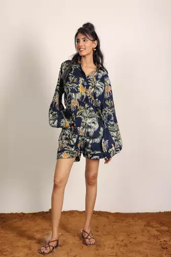 Navy blue with multi casual with half belt  mini shorts