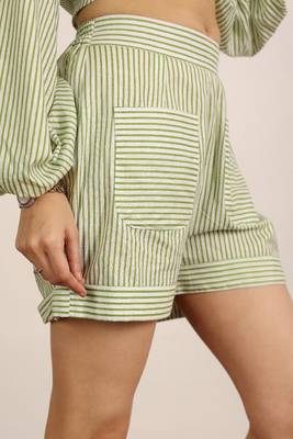 Green with white textile print with half belt casual resort mini shorts 3