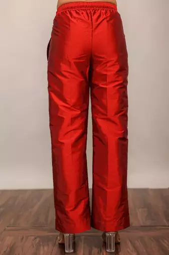 Maroon red solid pant with belt in back