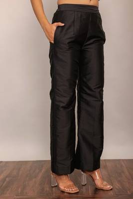 Black solid pant with belt in back 3
