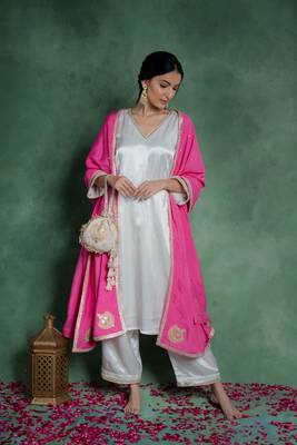 Mahnoor kurta set with embroidered dupatta (set of 3) 3
