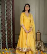 Inaayat anarkali set with embroidered dupatta and sharara (set of 3)