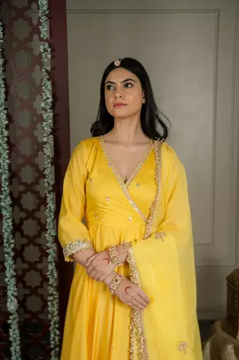 Inaayat anarkali set with embroidered dupatta and sharara (set of 3)