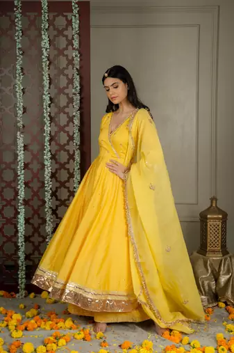 Inaayat anarkali set with embroidered dupatta and sharara (set of 3)