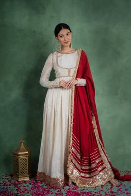 Sitaraa anarkali dress with embroidered jacket and red dupatta (set of 3) 2