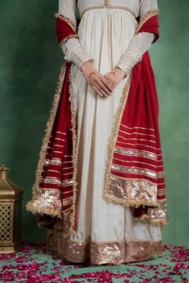 Sitaraa anarkali dress with embroidered jacket and red dupatta (set of 3) 4