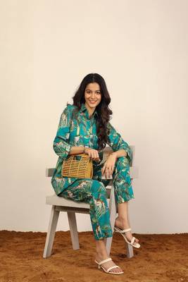 Green and multicolor monkey, tree and leopard print co-ord set 4