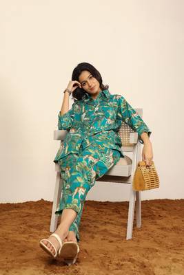 Green and multicolor monkey, tree and leopard print co-ord set 6