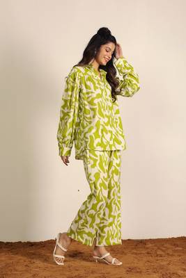 Green and white geometric co-ord set 5