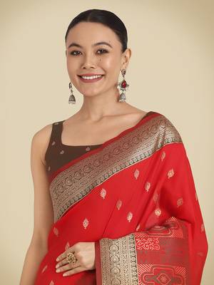 Red banarasi silk blend zari woven saree 3