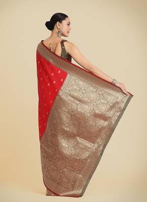 Red banarasi silk blend zari woven saree 4