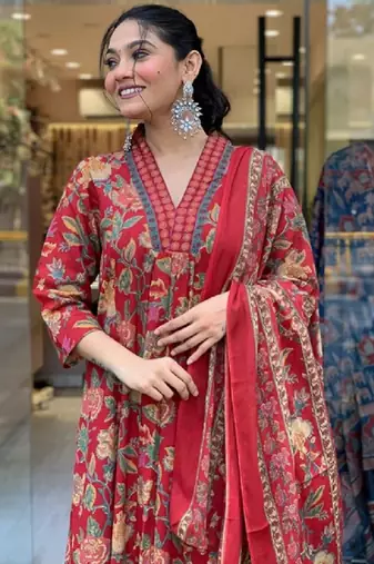 Red Beautiful Cotton Flower Printed Neckline Worked Kurta And Palazzo With Cotton Dupatta