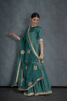 Heena sharara set with embroidered dupatta (set of 3) 1