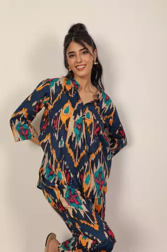 Multicolor geometric blurred print cotton co-ord sets
