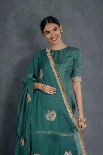 Heena sharara set with embroidered dupatta (set of 3)