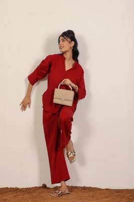 Solid maroon red with kurta style v-neck cotton co-ord set 3