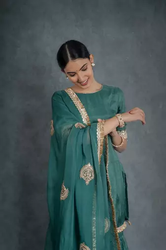 Heena sharara set with embroidered dupatta (set of 3)
