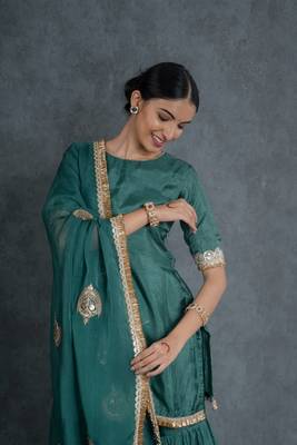 Heena sharara set with embroidered dupatta (set of 3) 5