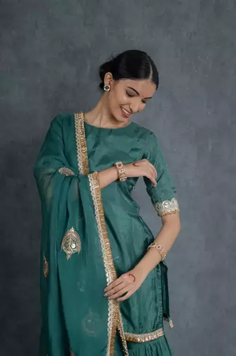 Heena sharara set with embroidered dupatta (set of 3)