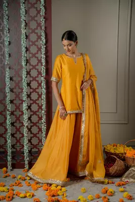 Hoor sharara set with embroidered dupatta (set of 3) 1