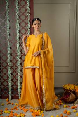 Hoor sharara set with embroidered dupatta (set of 3) 5