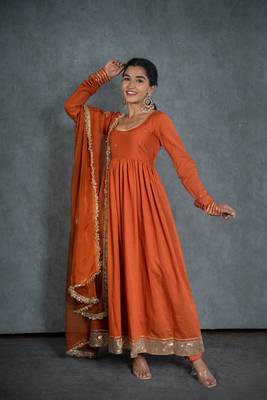 Saanjh anarkali set with embroidered dupatta (set of 3) 1
