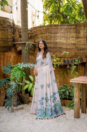 Navy blue thread woven pallu with woven butta in all over