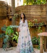 Navy blue thread woven pallu with woven butta in all over